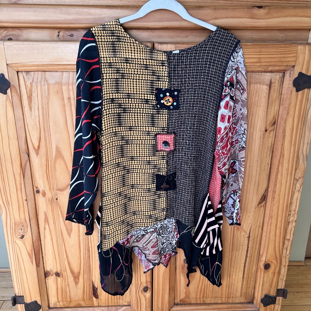 Hand Jive Top Patchwork Long Sleeve Scoop Neck Buttons Tunic Pockets M